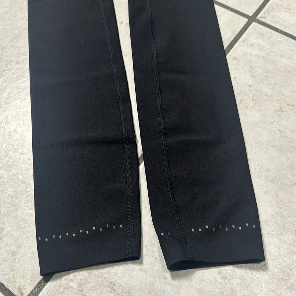 Lululemon Zoned In Tight Black‎